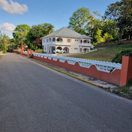 Shaw Park Gem Apt 12D Ocho Rios Exterior photo