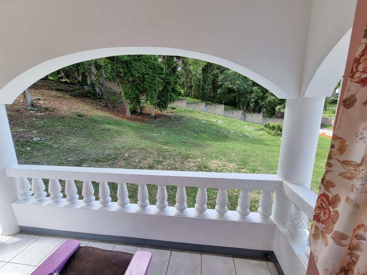 Shaw Park Gem Apt 12D Ocho Rios Exterior photo